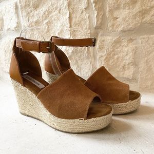 Steve Madden Jaylen Suede Leather Peep Toe Tan‎ Wedge Sandals Size 9.5